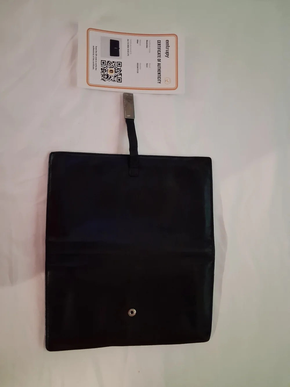 Gucci Black Wallet w/ Metal Logo Tab, Strap Closure, Card Slots, Entrupy COA